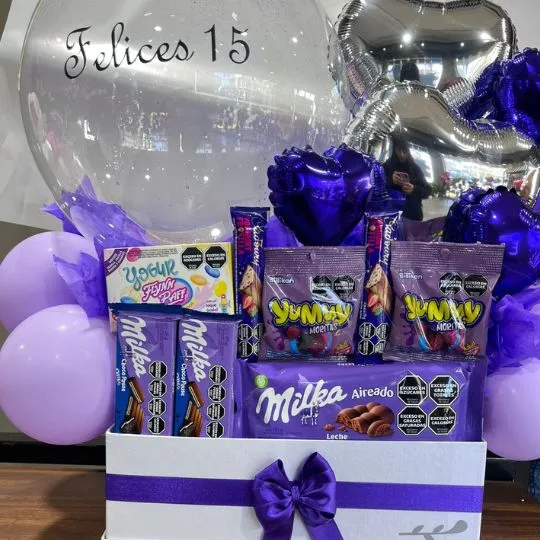 box con chocolates y globos 15 años